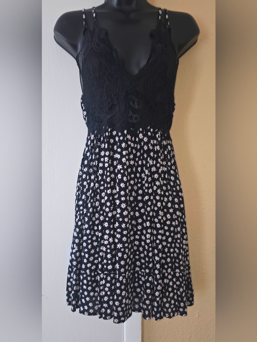 🖤✨️Black Lace Top Floral Dress
